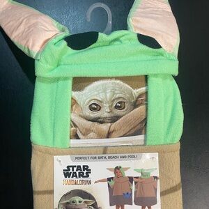 Star Wars Grogu Hooded Towel Poncho - Light Green & Tan